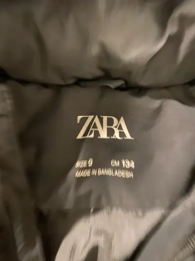 Parka negra con capucha Zara - miniatura 2