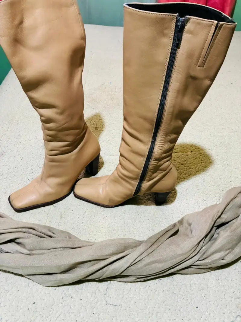 Botines de cuero en tonos oscuros - 4