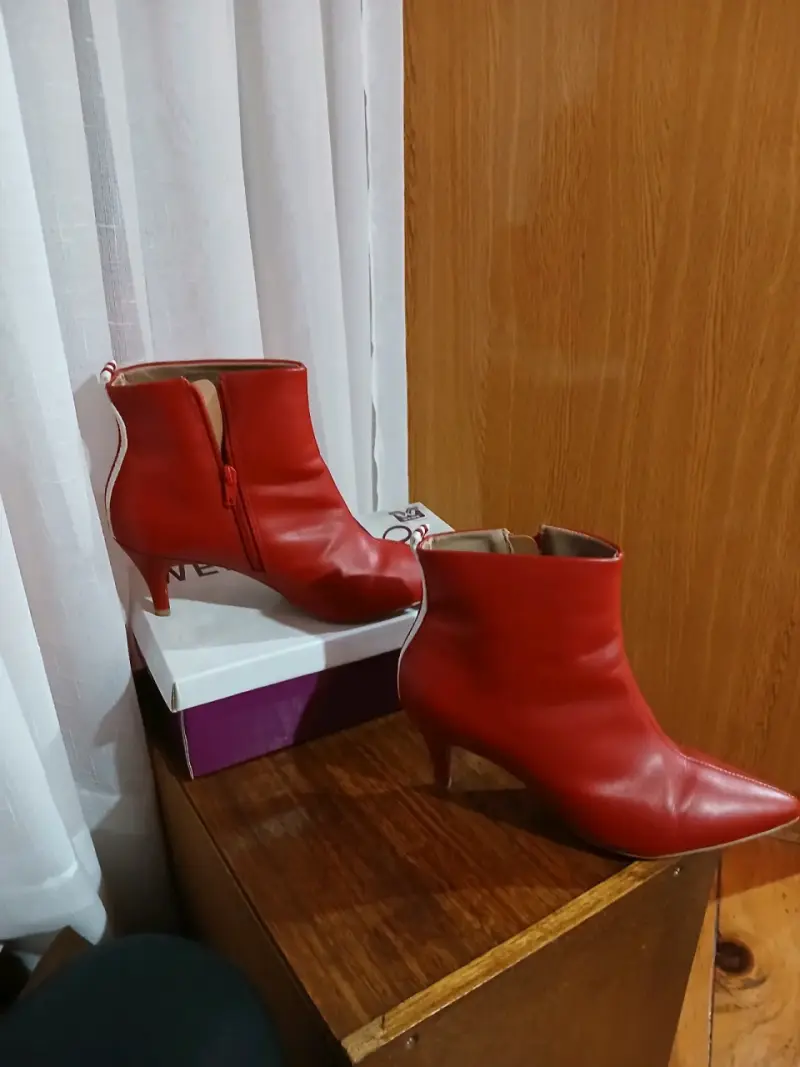 Botines de tacón rojos - 3