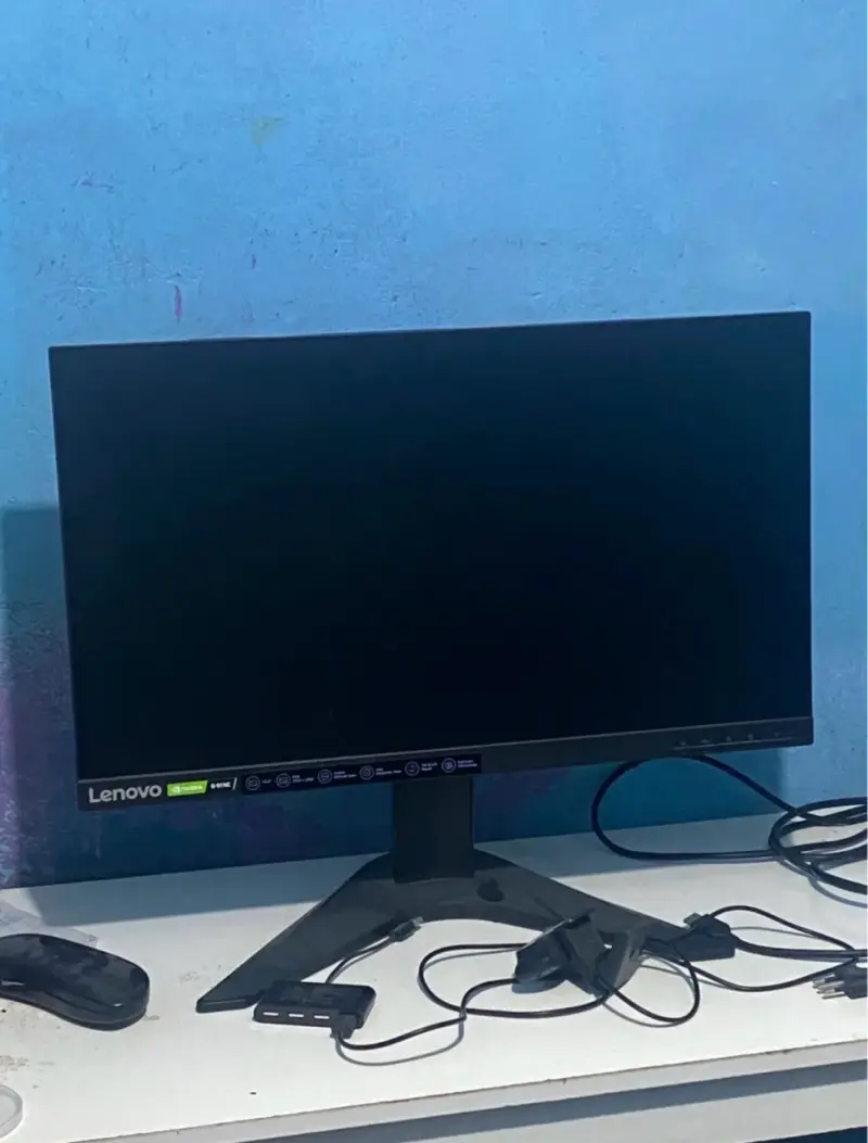 Monitor Lenovo 24 pulgadas 1ms 144hz