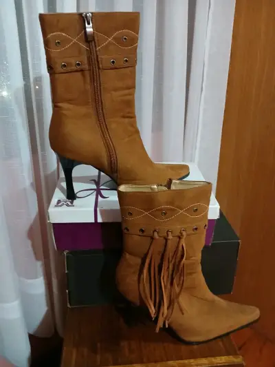 Botines camel con flecos - miniatura 1
