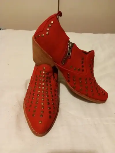 Zapatos rojos con tachas - miniatura 4