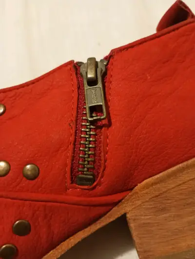 Zapatos rojos con tachas - miniatura 5