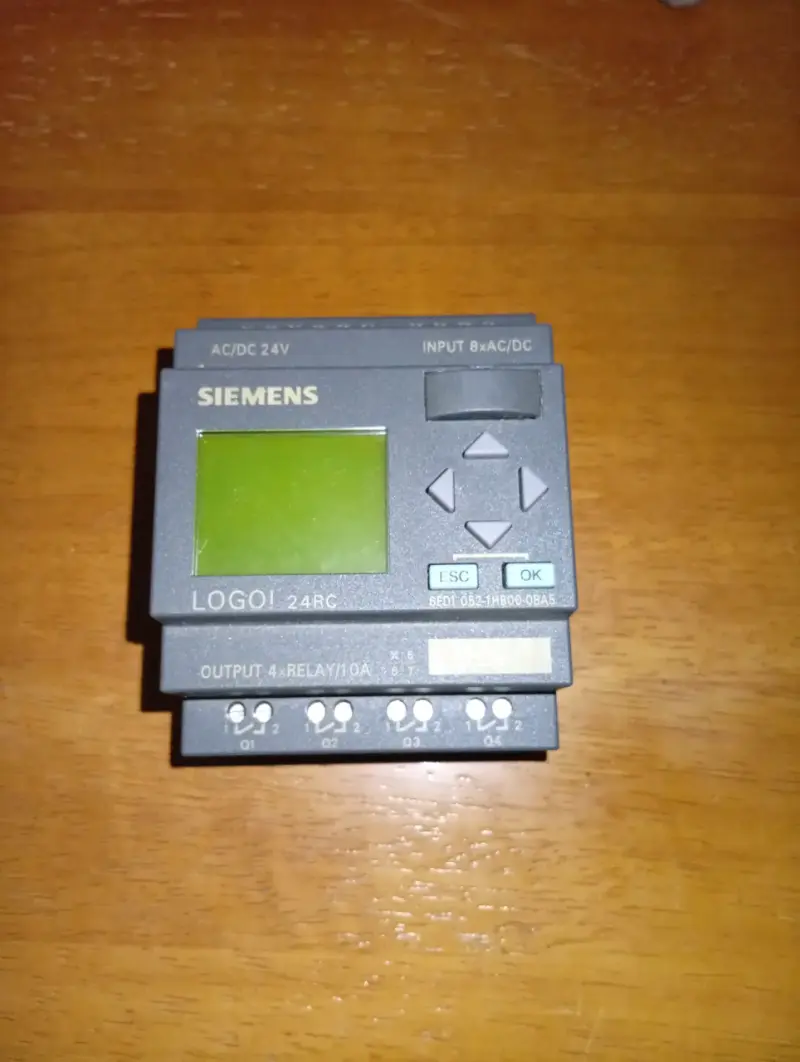 Módulo Siemens LOGO! 24RC - 1