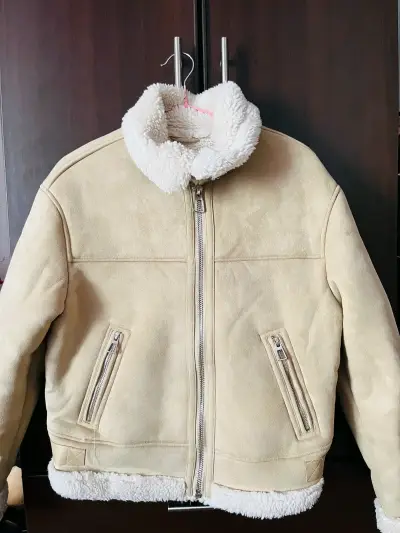 Chaqueta beige con forro de lana - miniatura 1