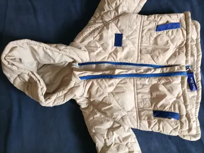 Chaqueta acolchada amarilla para niños - miniatura 2