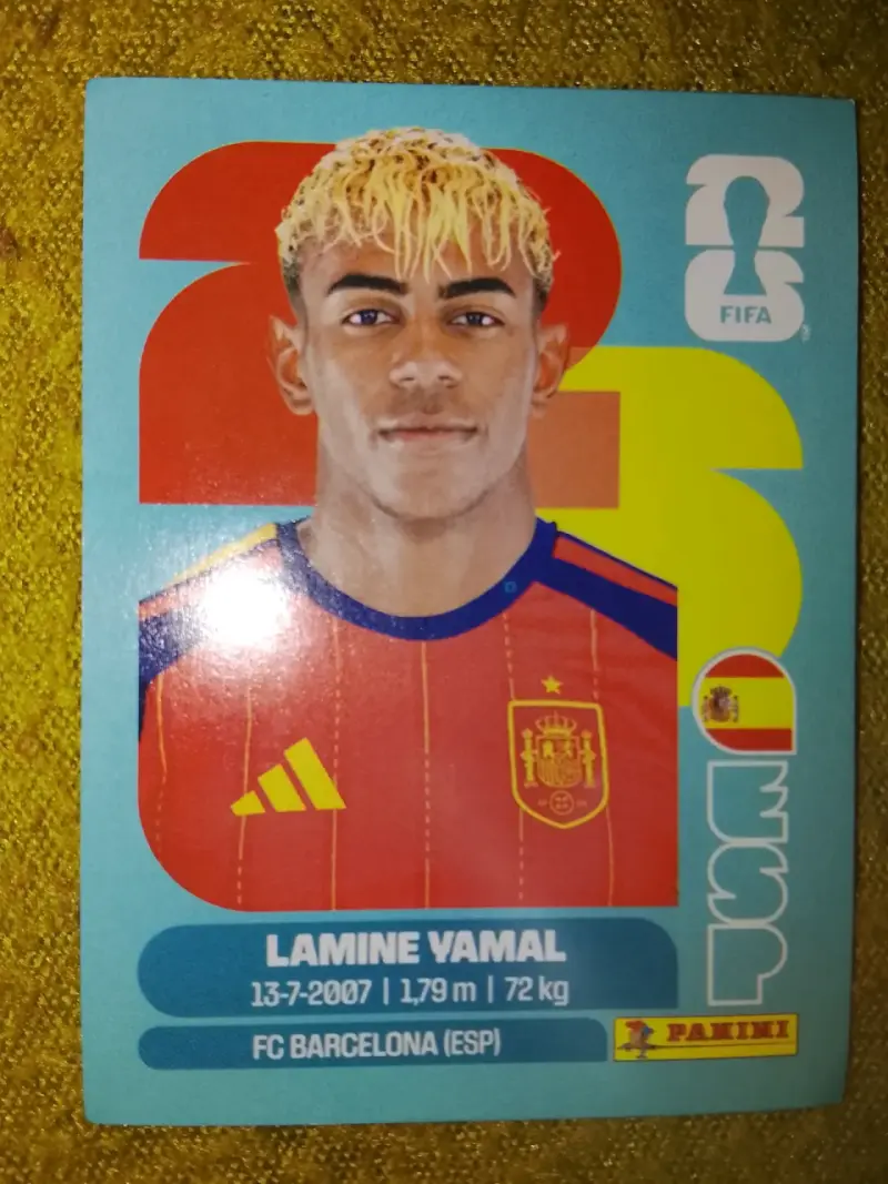 Lámina Panini Cristiano Ronaldo y lamine yamal - 2