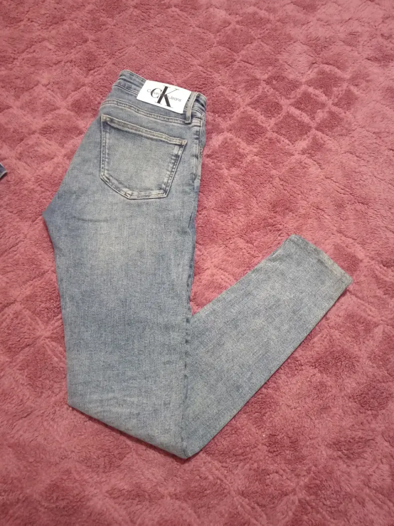 Jeans celestes clásicos