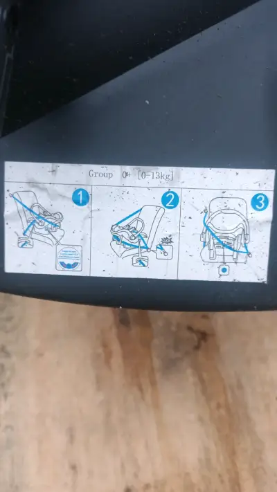 Silla de auto para bebé - miniatura 3