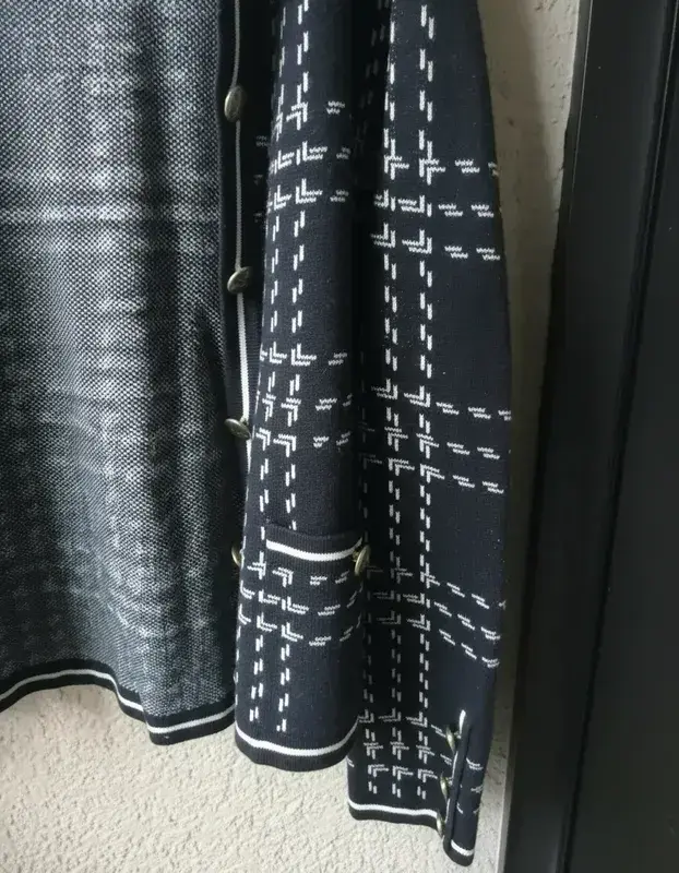Cardigan azul marino elegante - 3