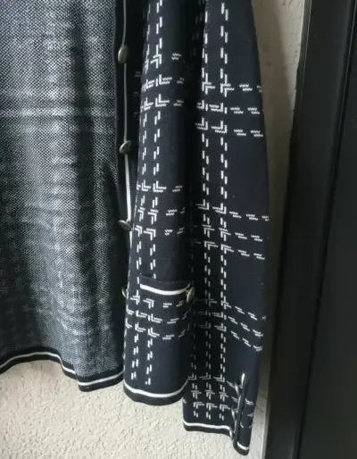 Cardigan azul marino elegante - miniatura 3