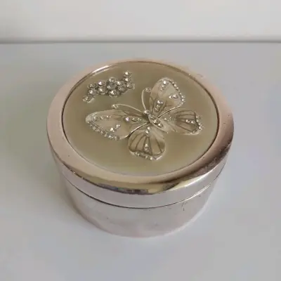 Joyero metal esmaltado con diseño mariposa - miniatura 3