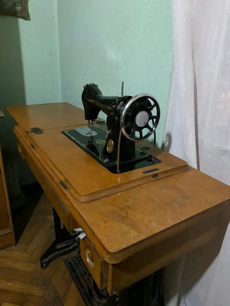 Máquina de coser antigua Packard - 2