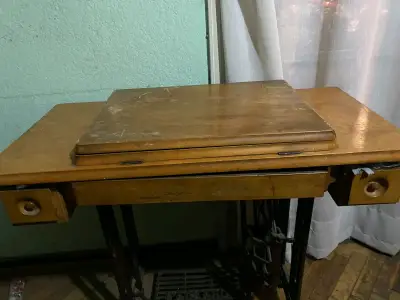 Máquina de coser antigua Packard - miniatura 4