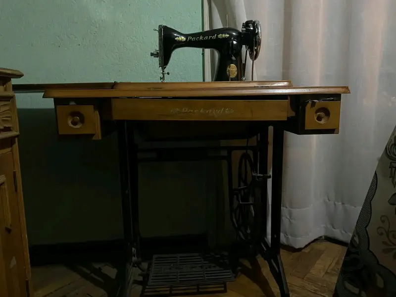 Máquina de coser antigua Packard - 6