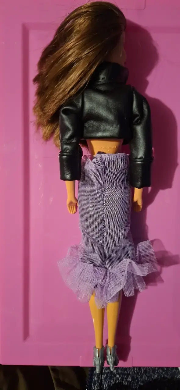 Muñeca con ropa moderna barbie vintage - 2