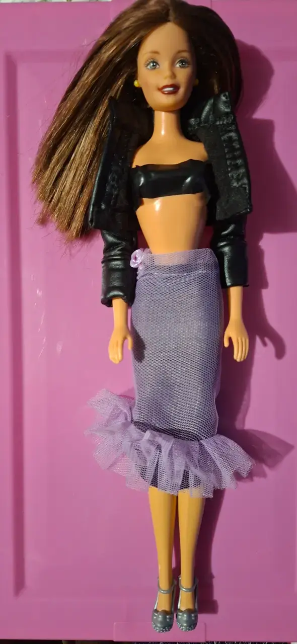 Muñeca con ropa moderna barbie vintage - 3