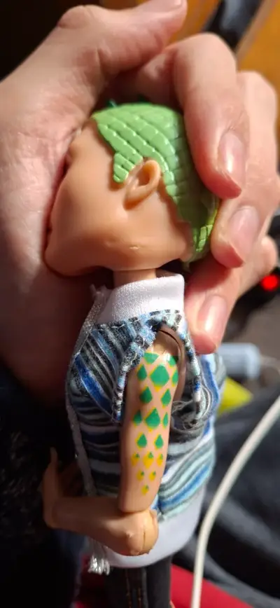 Muñeco con peinado verde Deuce Monster High - miniatura 5