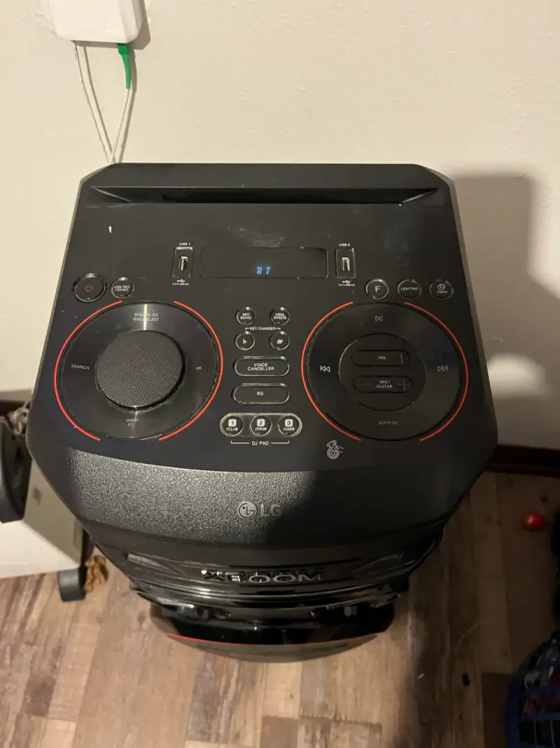 Parlante LG XBOOM RNC7 con luces - 2