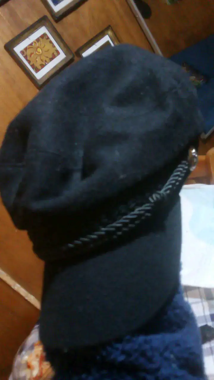 Gorra beige con visera negra - 2