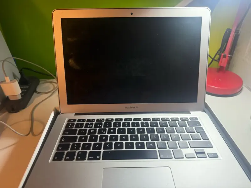 MacBook Air - 1