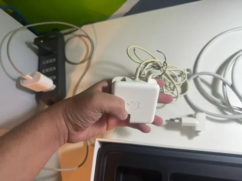 MacBook Air - 6