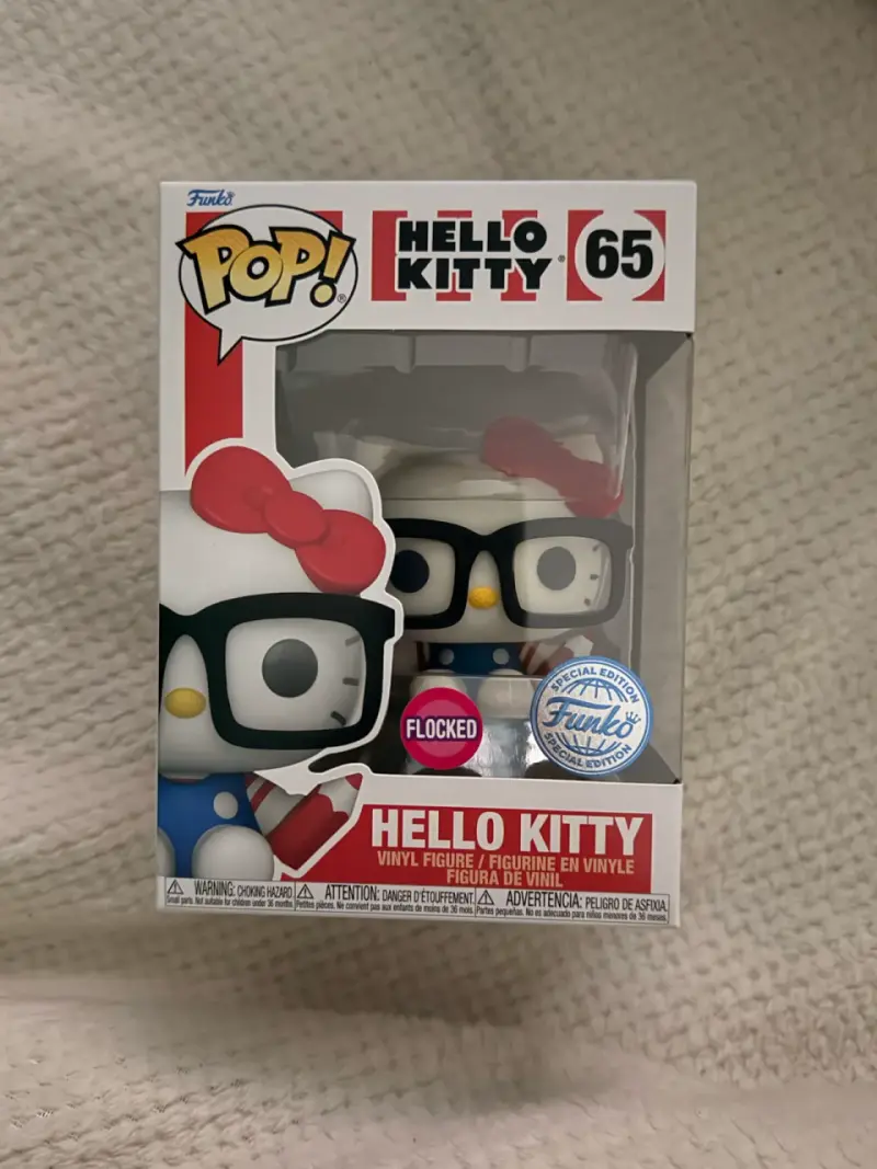 Funko Pop Hello Kitty Flocked Special Edition - 1