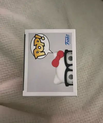 Funko Pop Hello Kitty Flocked Special Edition - miniatura 5