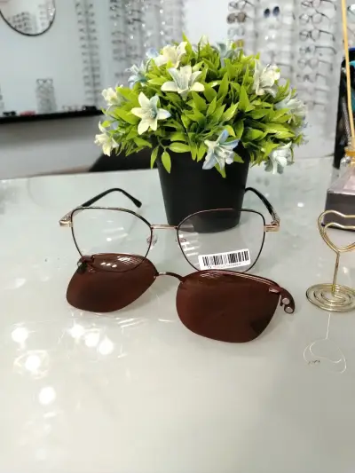 Gafas de marco dorado - miniatura 5