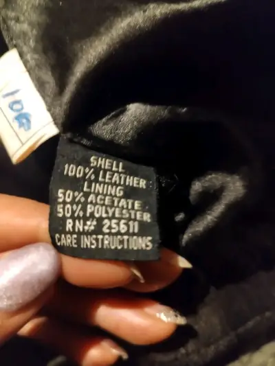 Chaqueta de cuero negra con cierre - miniatura 4