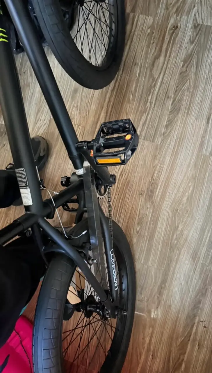 Bicicleta BMX Monster negra - 2