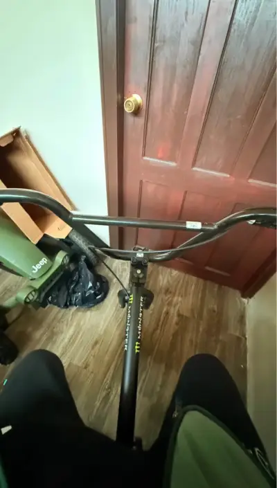 Bicicleta BMX Monster negra - miniatura 4
