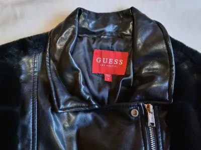 Chaqueta negra Guess con paneles - miniatura 2