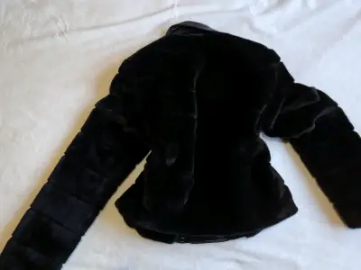 Chaqueta negra Guess con paneles - miniatura 5