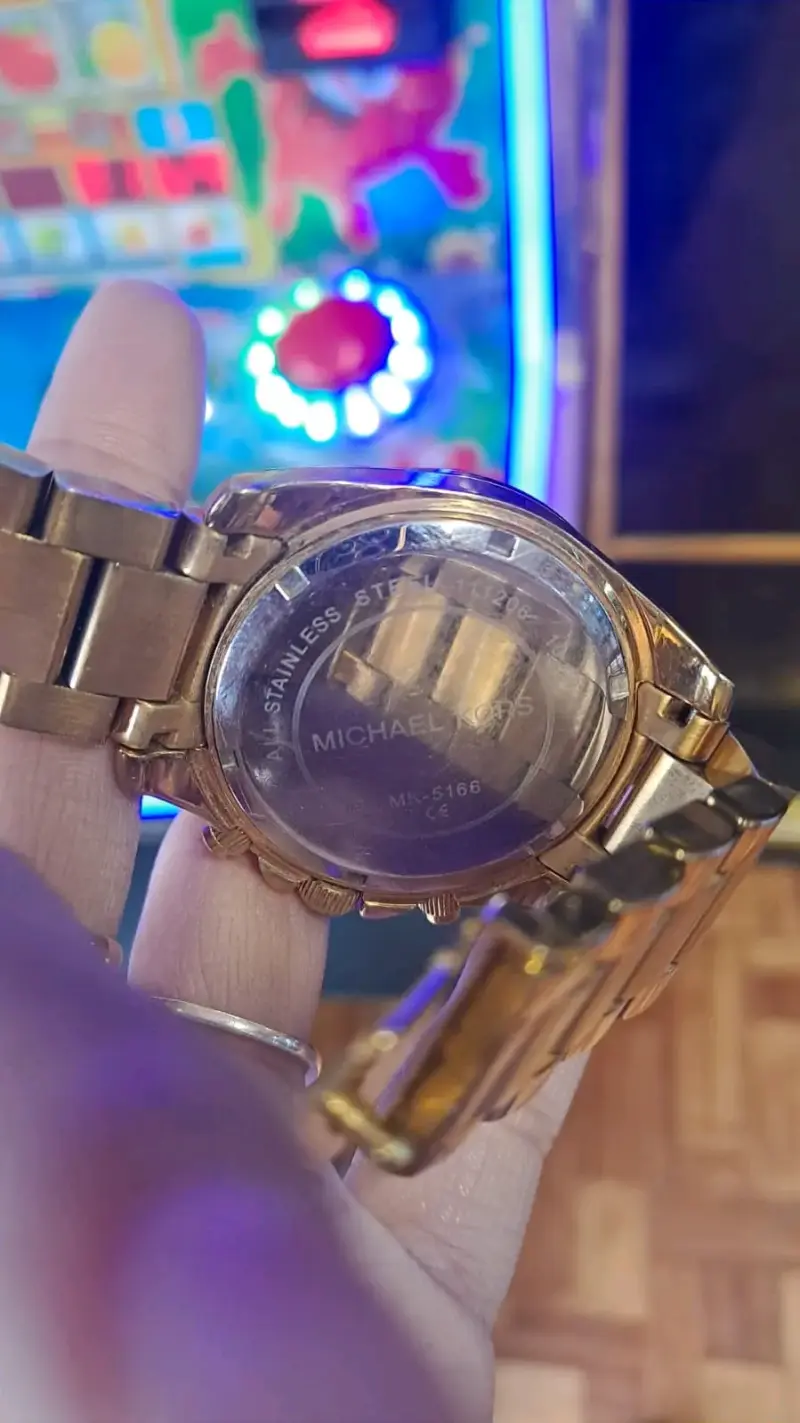 Reloj Michael Kors dorado - 3