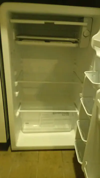 Refrigerador Midea Retro Negro - miniatura 2