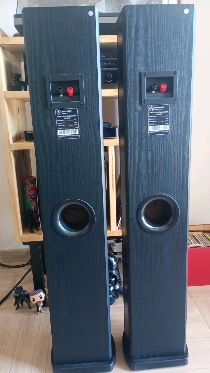 Parlantes de torre negros - 3