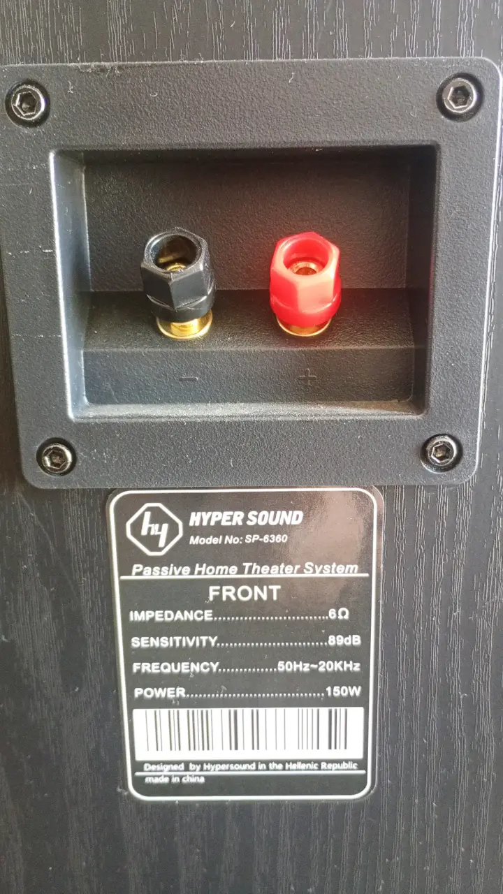 Parlantes de torre negros - 4