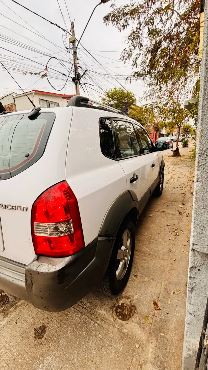 SUV Hyundai Tucson 2008 - 4