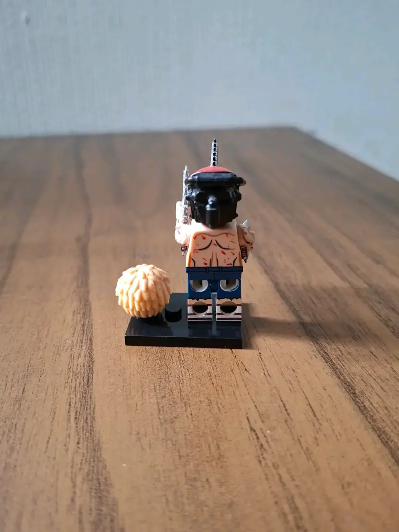 Figura de acción de colección - 2