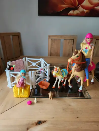 Set de juguete muñeca y pony - miniatura 5