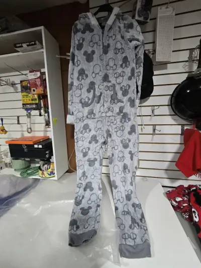 Pijama enterizo gris con capucha - miniatura 1