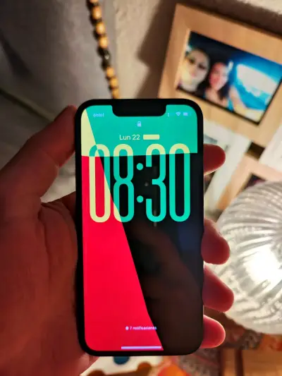 iPhone 13 Mini de 128 GB. 73% Bat. Azul Oscuro. - miniatura 1