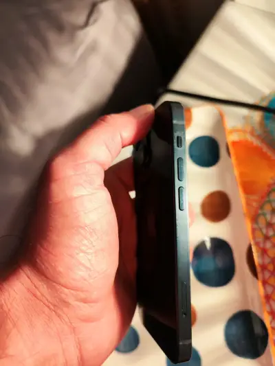 iPhone 13 Mini de 128 GB. 73% Bat. Azul Oscuro. - miniatura 3