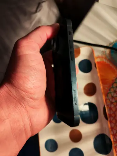 iPhone 13 Mini de 128 GB. 73% Bat. Azul Oscuro. - miniatura 4