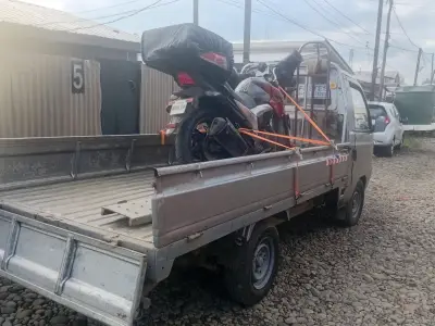 Camioneta de carga con moto fletes y mudanza - miniatura 1