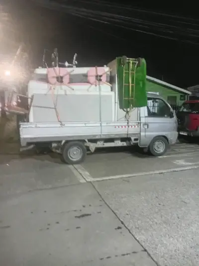 Camioneta de carga con moto fletes y mudanza - miniatura 3