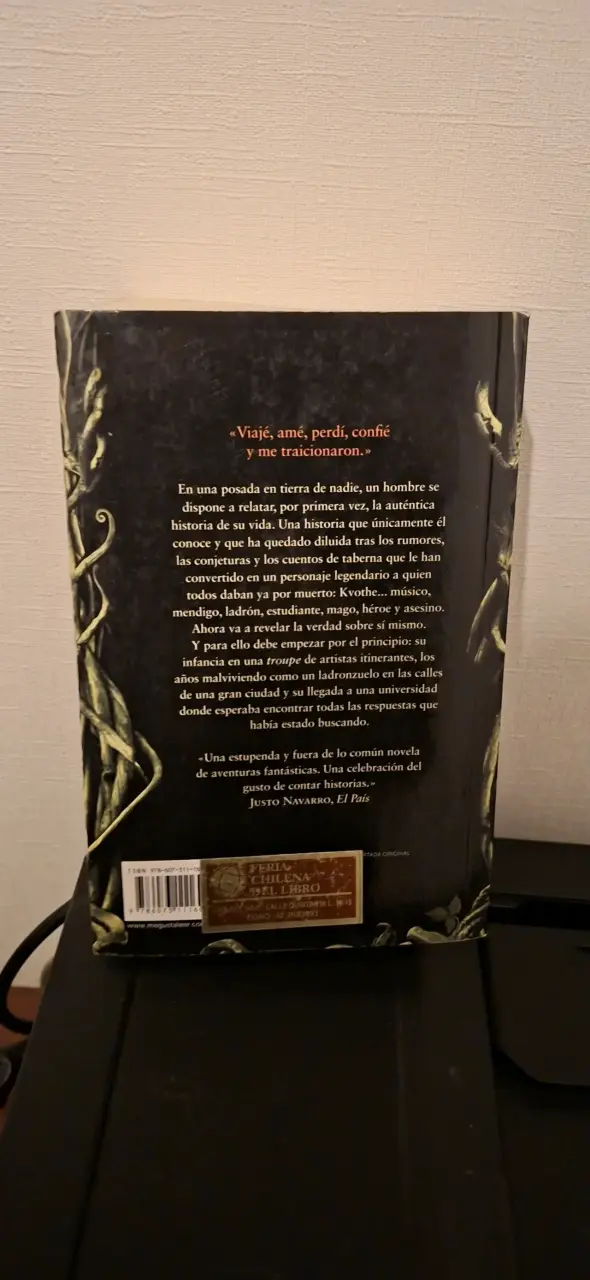 Libro 'El Nombre del Viento' - 2
