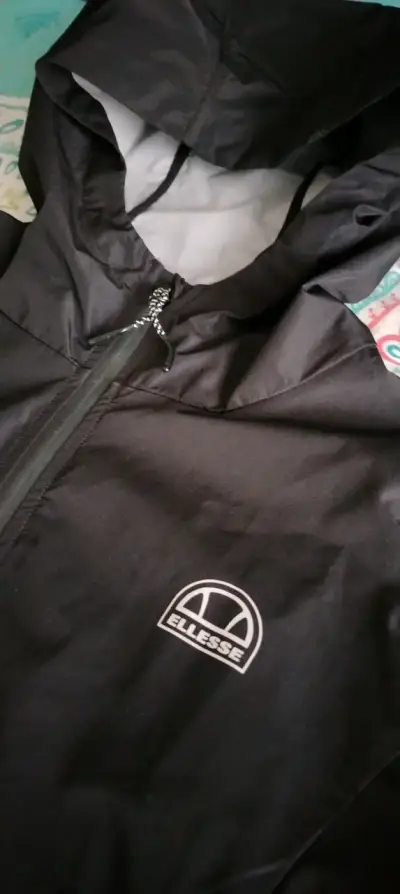 Cortaviento impermeable negra Ellesse - miniatura 3