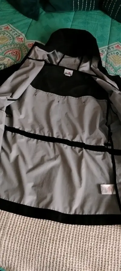 Cortaviento impermeable negra Ellesse - miniatura 4